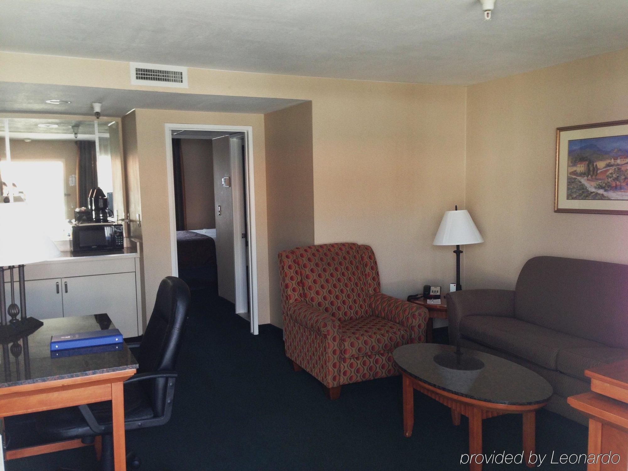 Best Western Pasadena Royale Inn&Suites Extérieur photo
