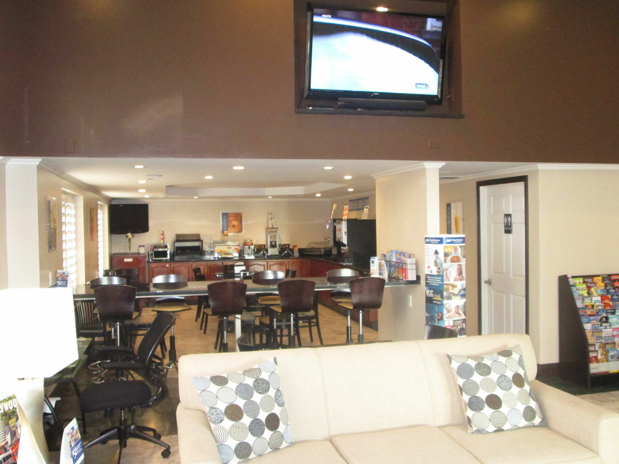 Best Western Pasadena Royale Inn&Suites Extérieur photo